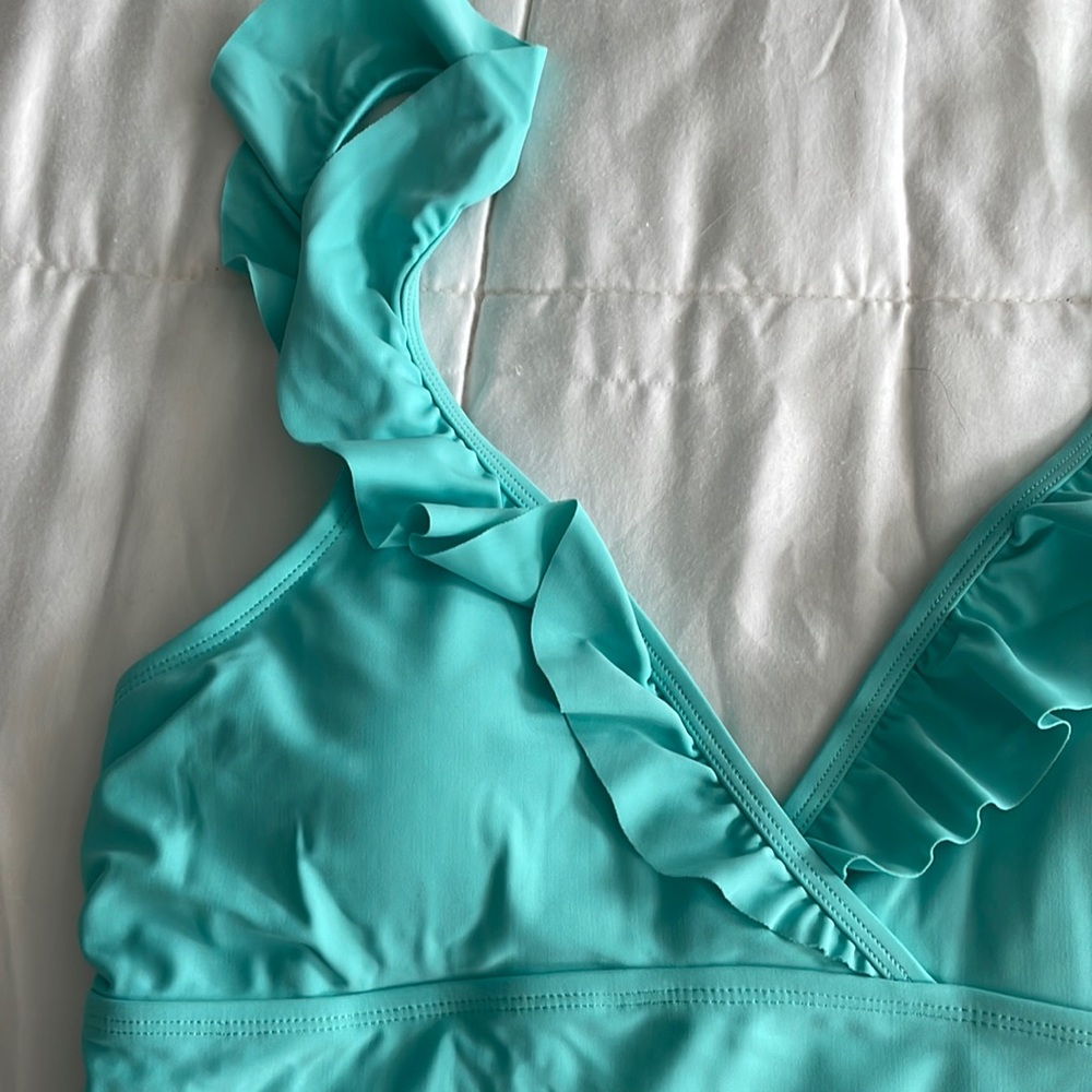 NWT: L Cupshe ruffle bathing suit - Picture 2 of 7